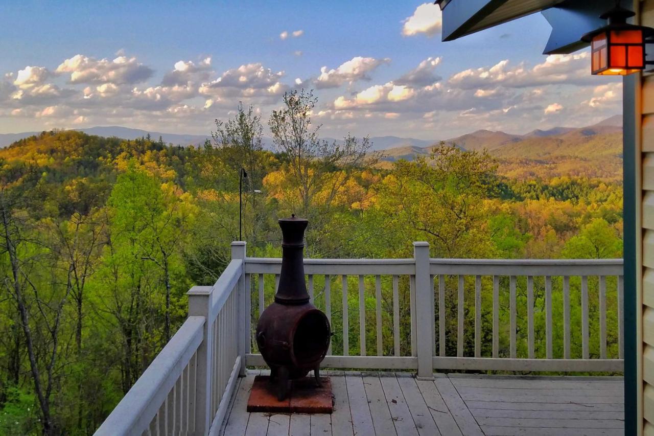 Secluded Mountain Home With Stunning Views And Deck! Bryson City Bagian luar foto