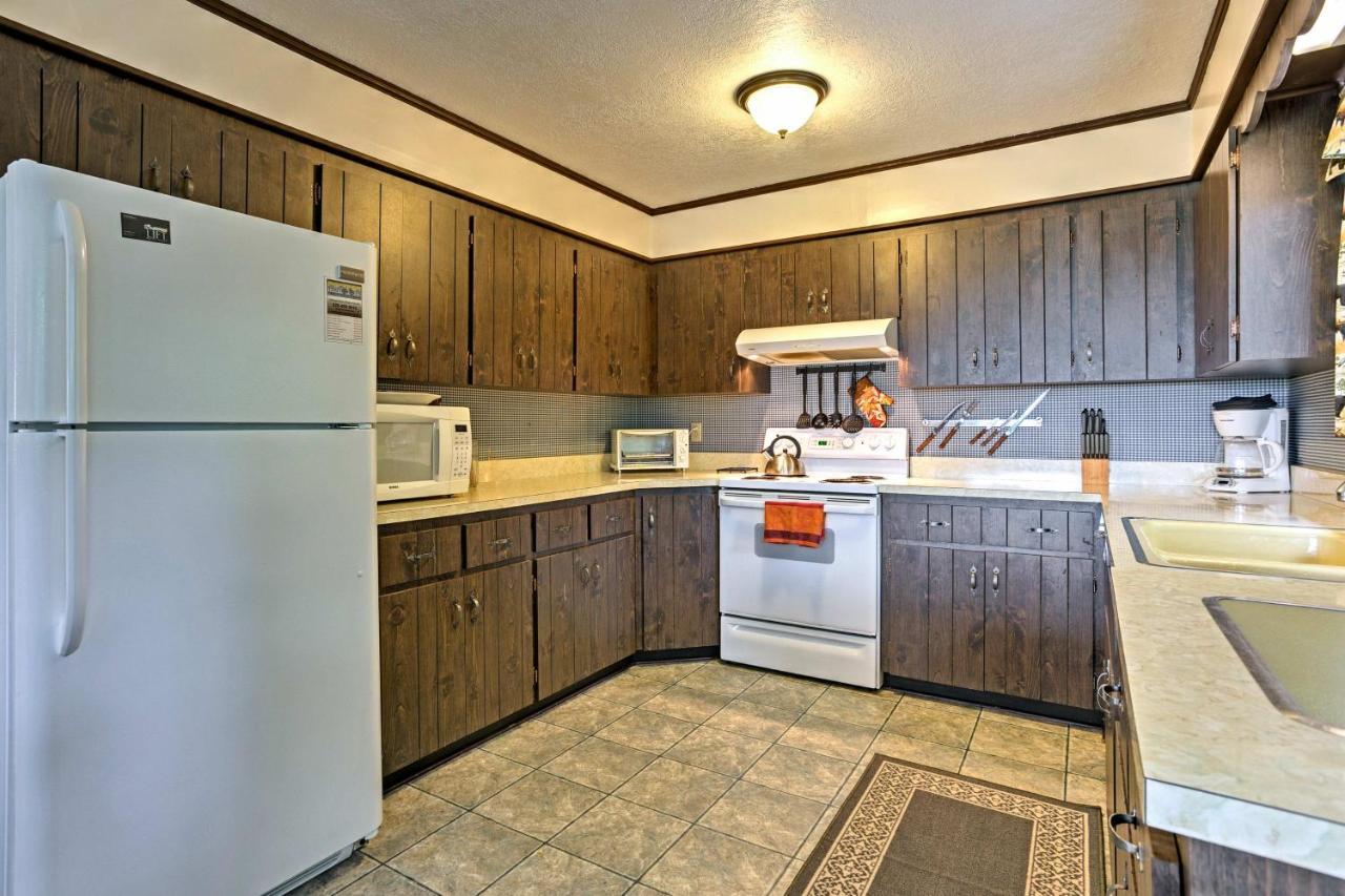 Secluded Mountain Home With Stunning Views And Deck! Bryson City Bagian luar foto