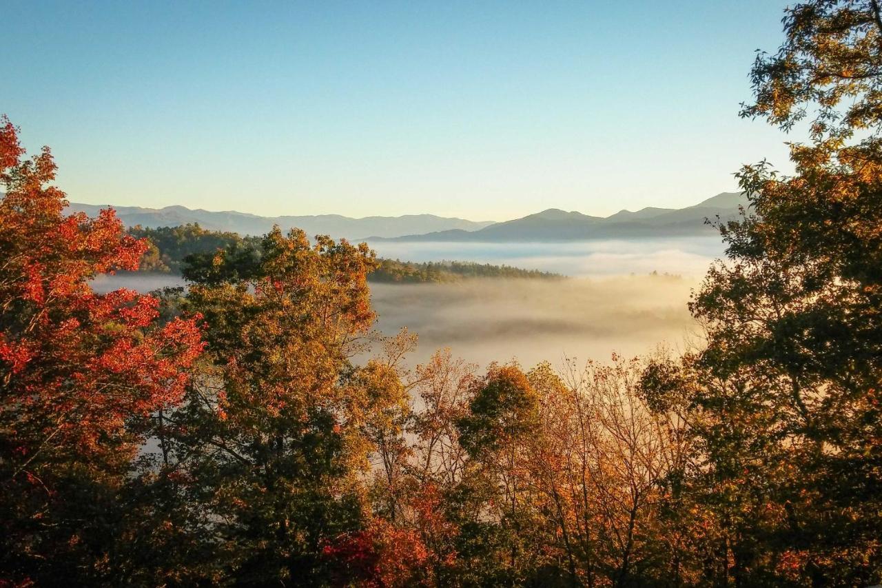 Secluded Mountain Home With Stunning Views And Deck! Bryson City Bagian luar foto