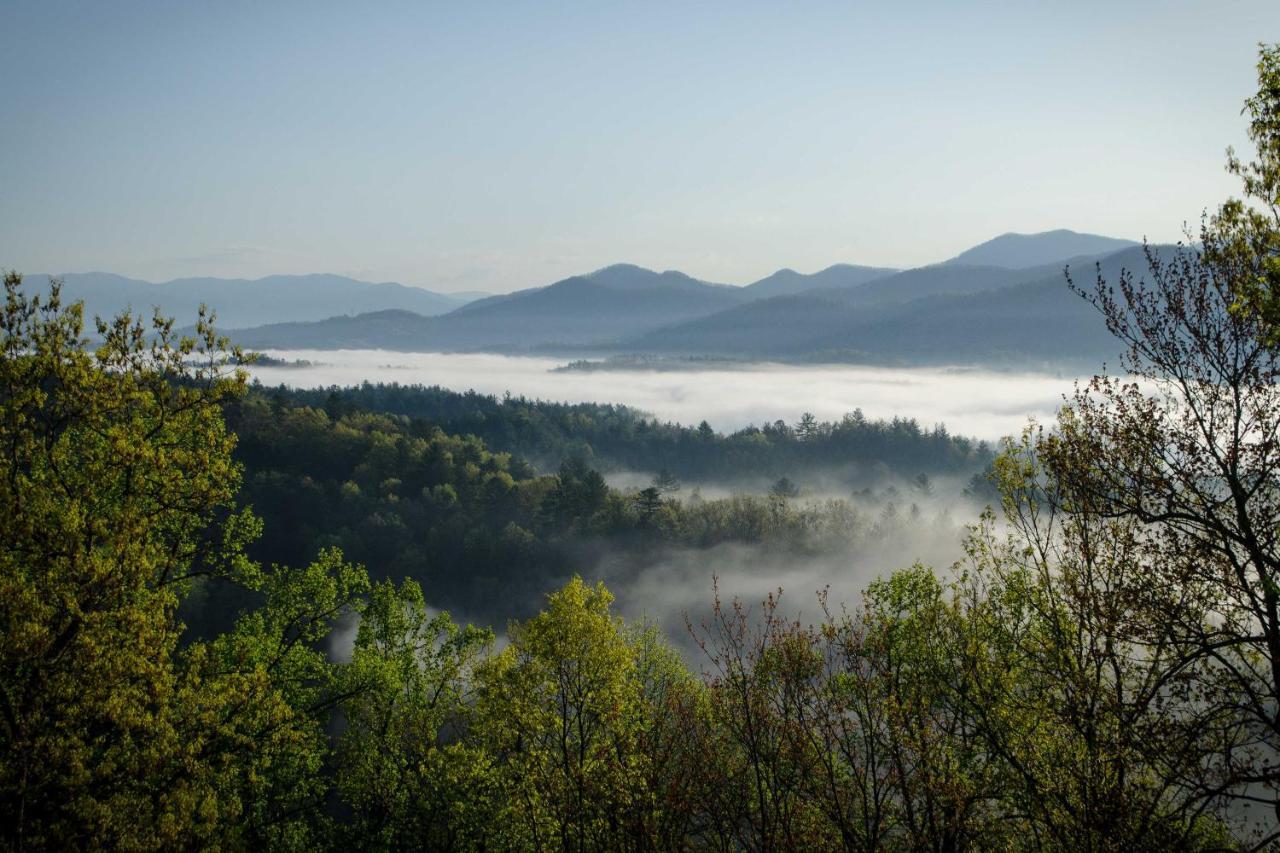 Secluded Mountain Home With Stunning Views And Deck! Bryson City Bagian luar foto