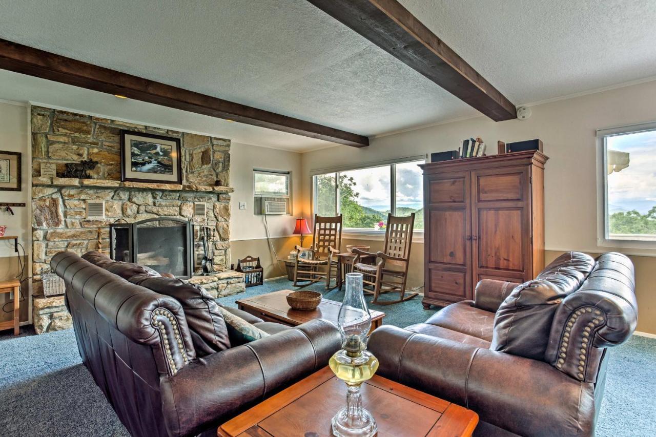 Secluded Mountain Home With Stunning Views And Deck! Bryson City Bagian luar foto