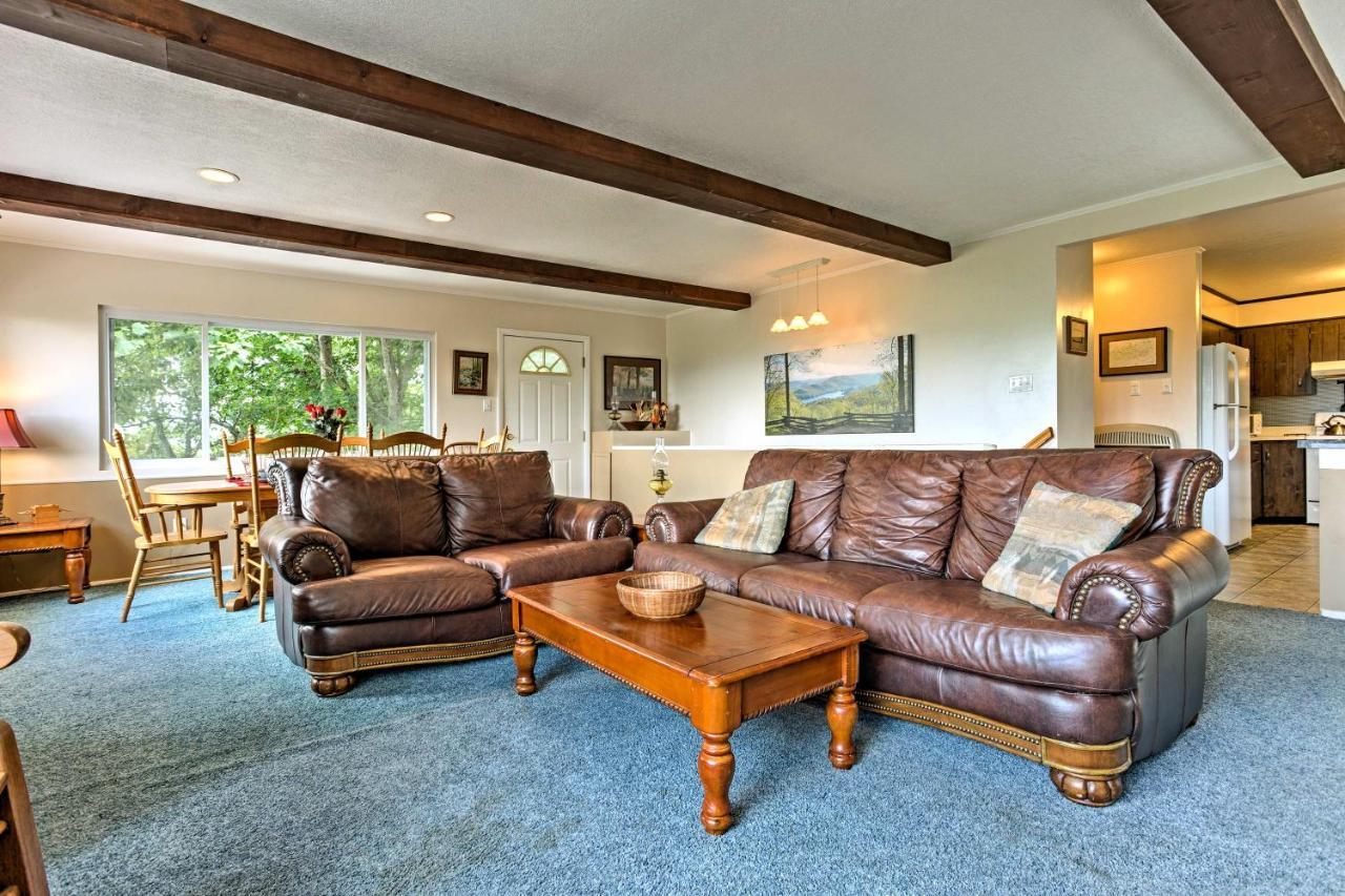 Secluded Mountain Home With Stunning Views And Deck! Bryson City Bagian luar foto